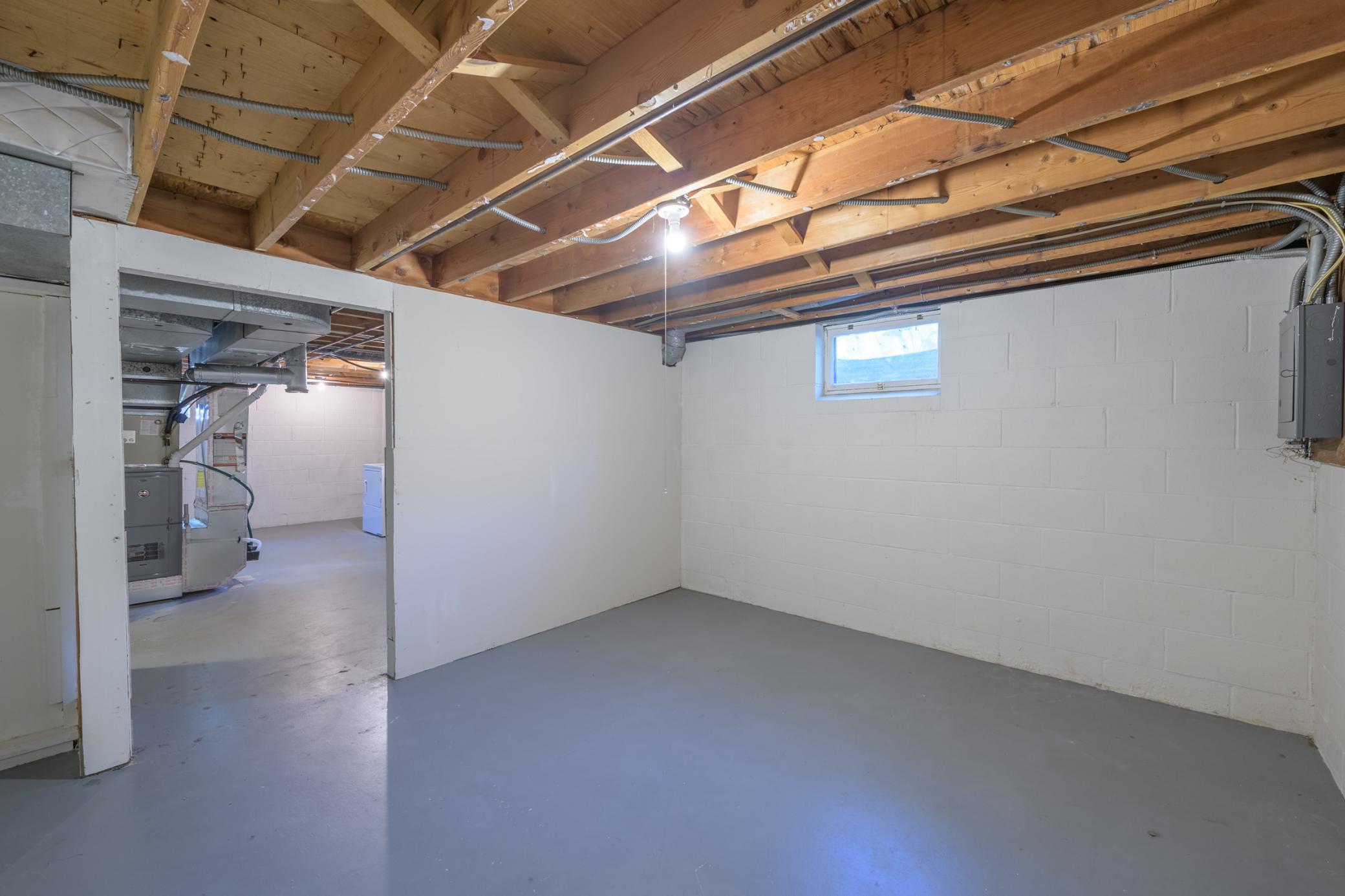 9524 Pleasant Ave S-WS-20210814-_CBP0532-HDR.jpg
