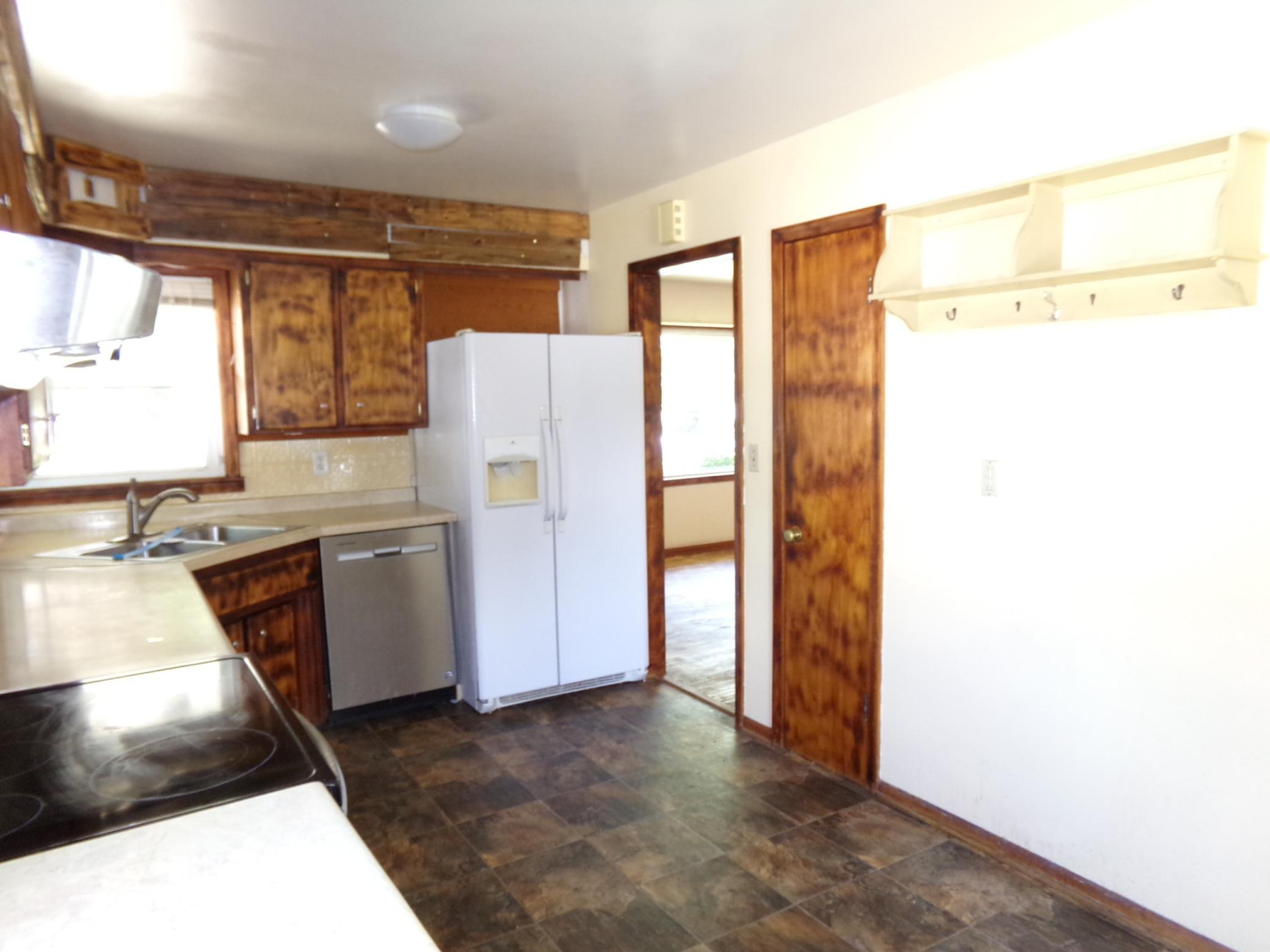09 kitchen.JPG