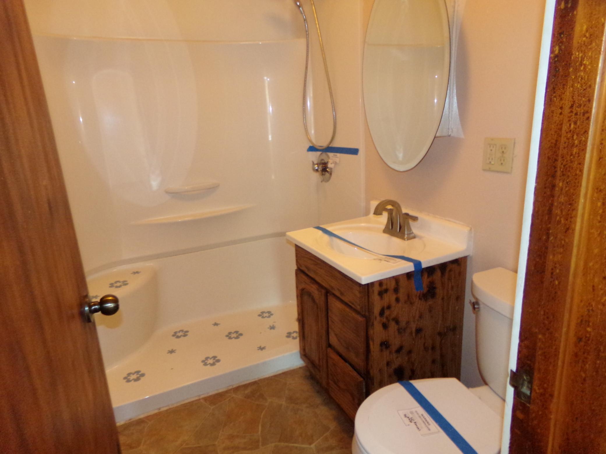 17 bathroom.JPG