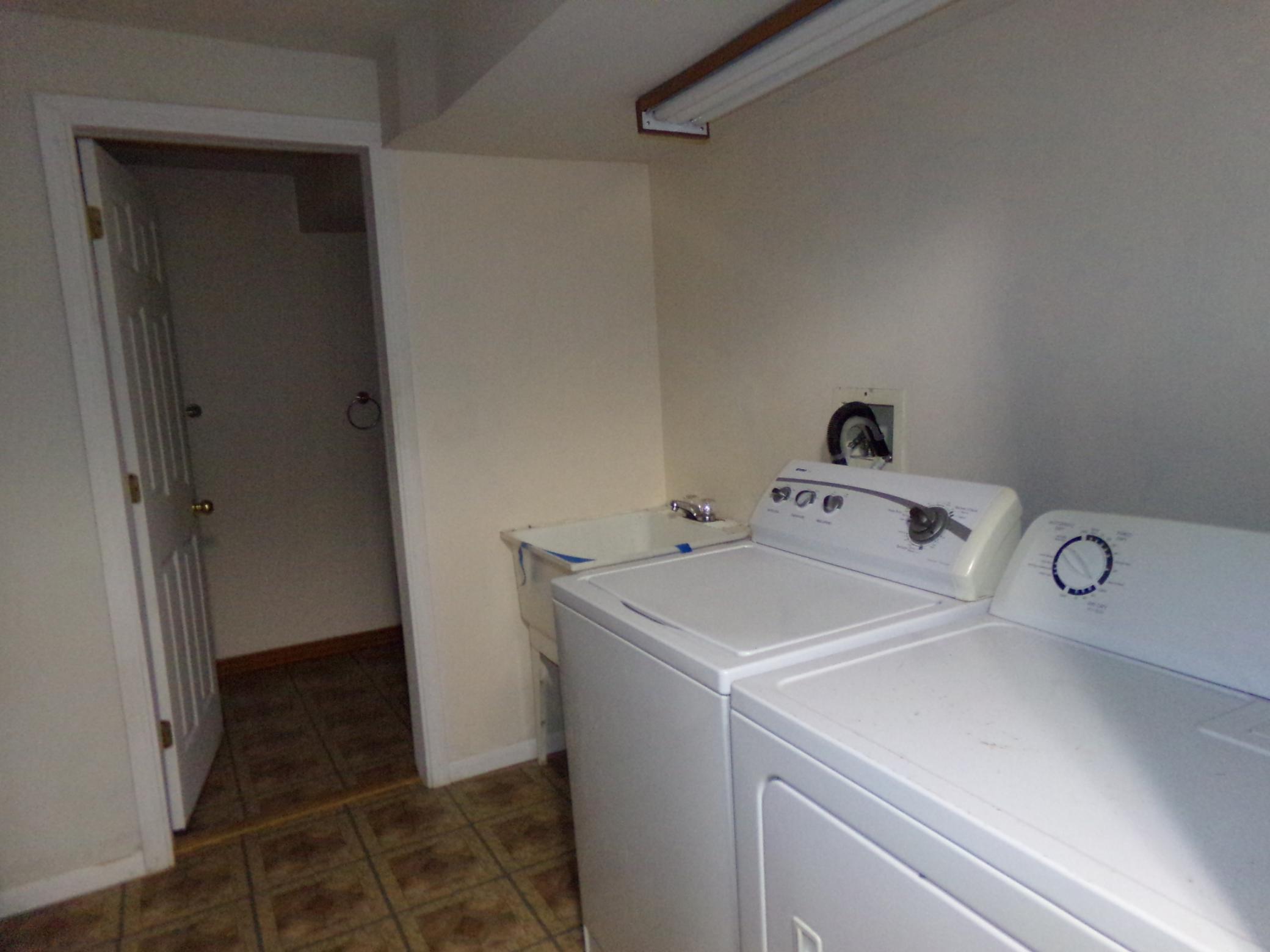 19 laundry.JPG