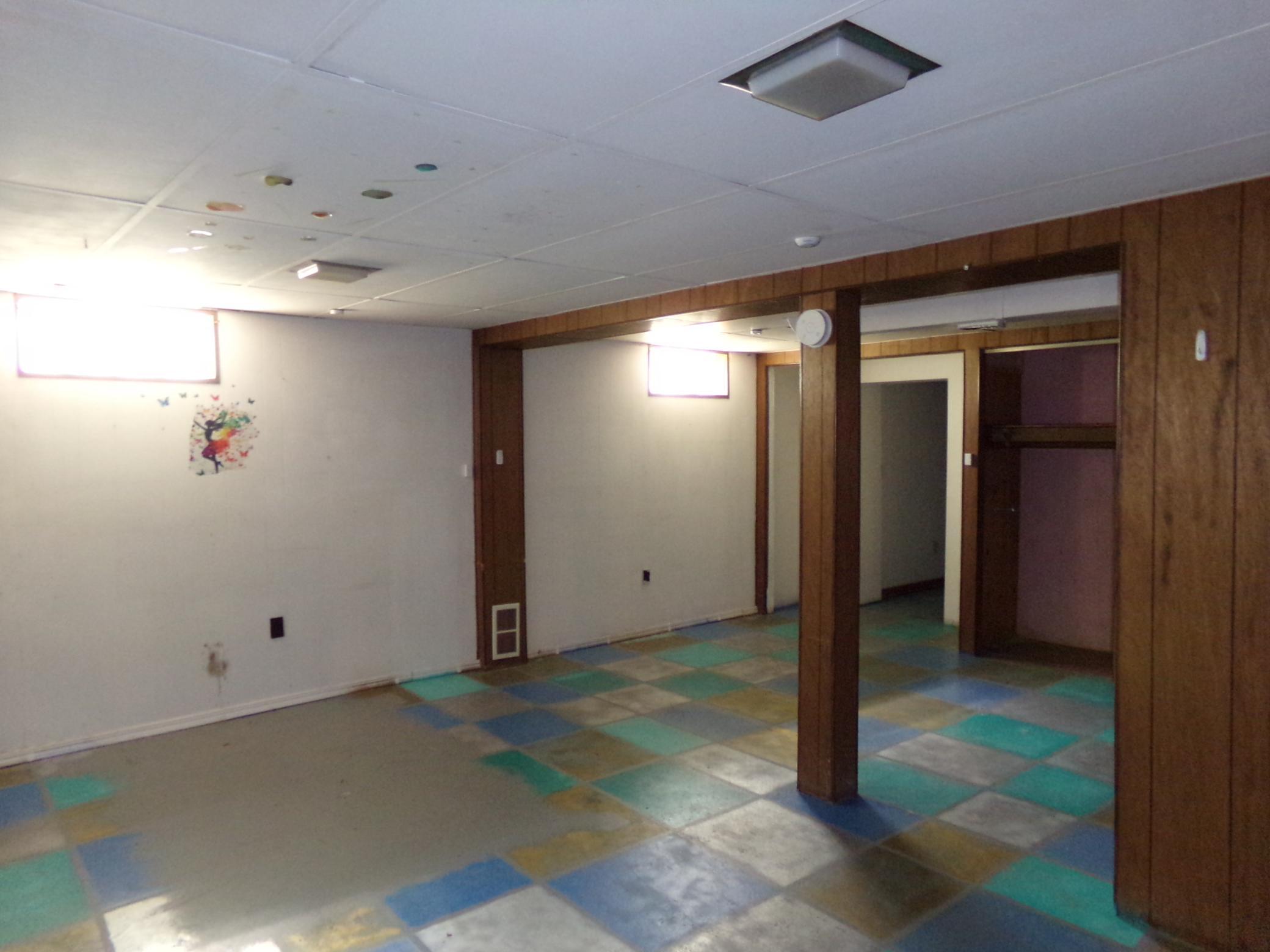 14 family room.JPG