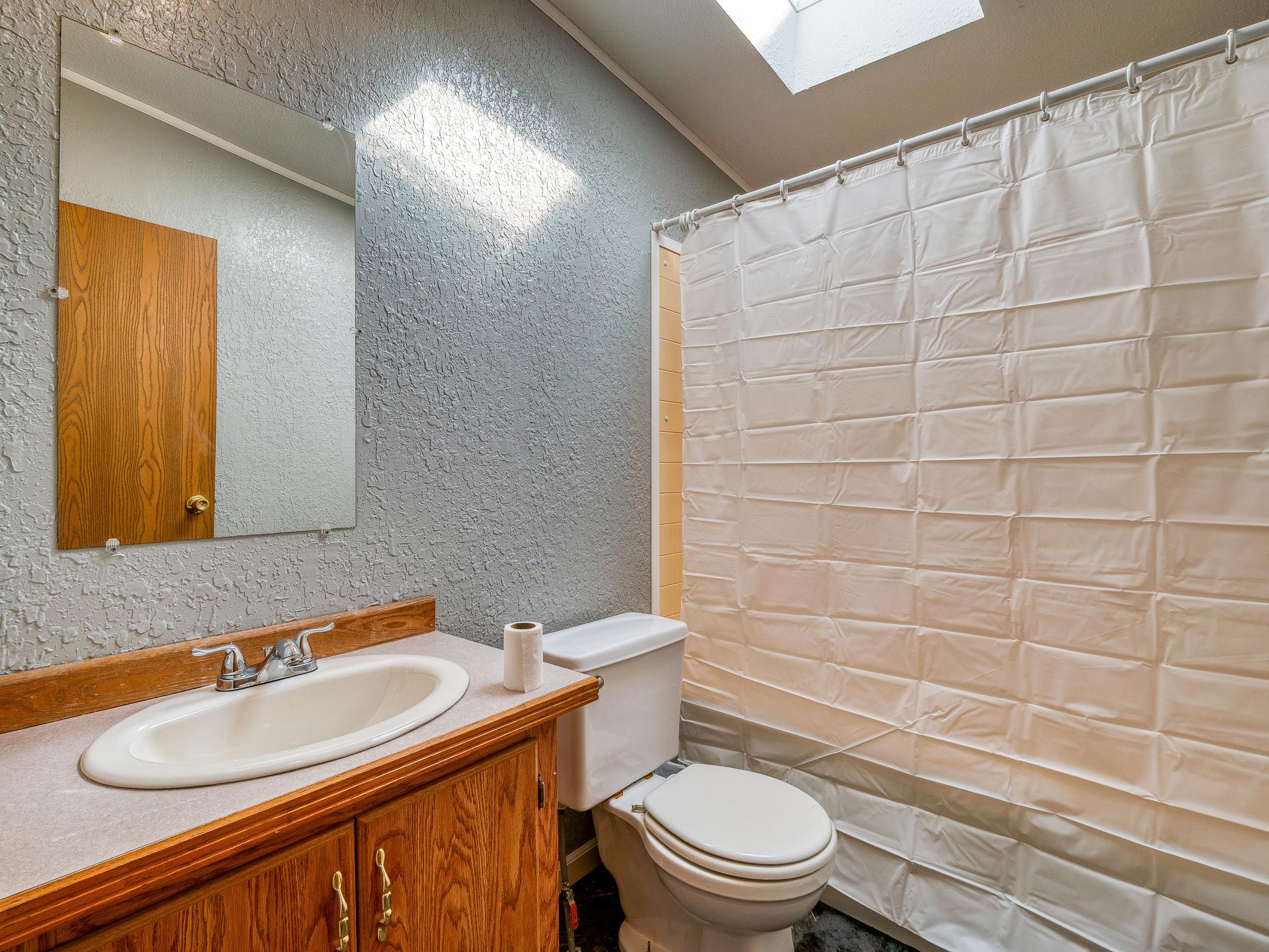 Full Guest Bathroom