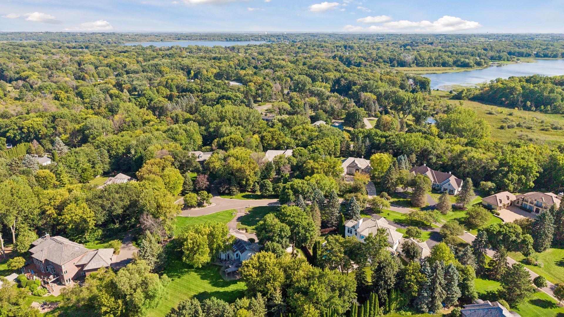 Aerial view highlighting the home’s quiet cul-de-sac setting.