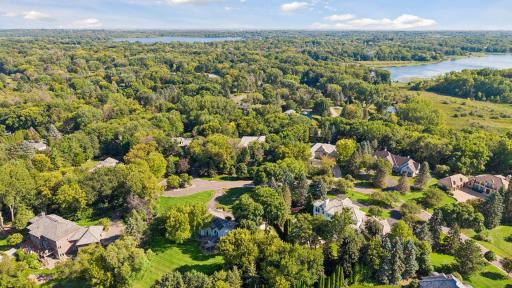 Aerial view highlighting the homeâs quiet cul-de-sac setting.