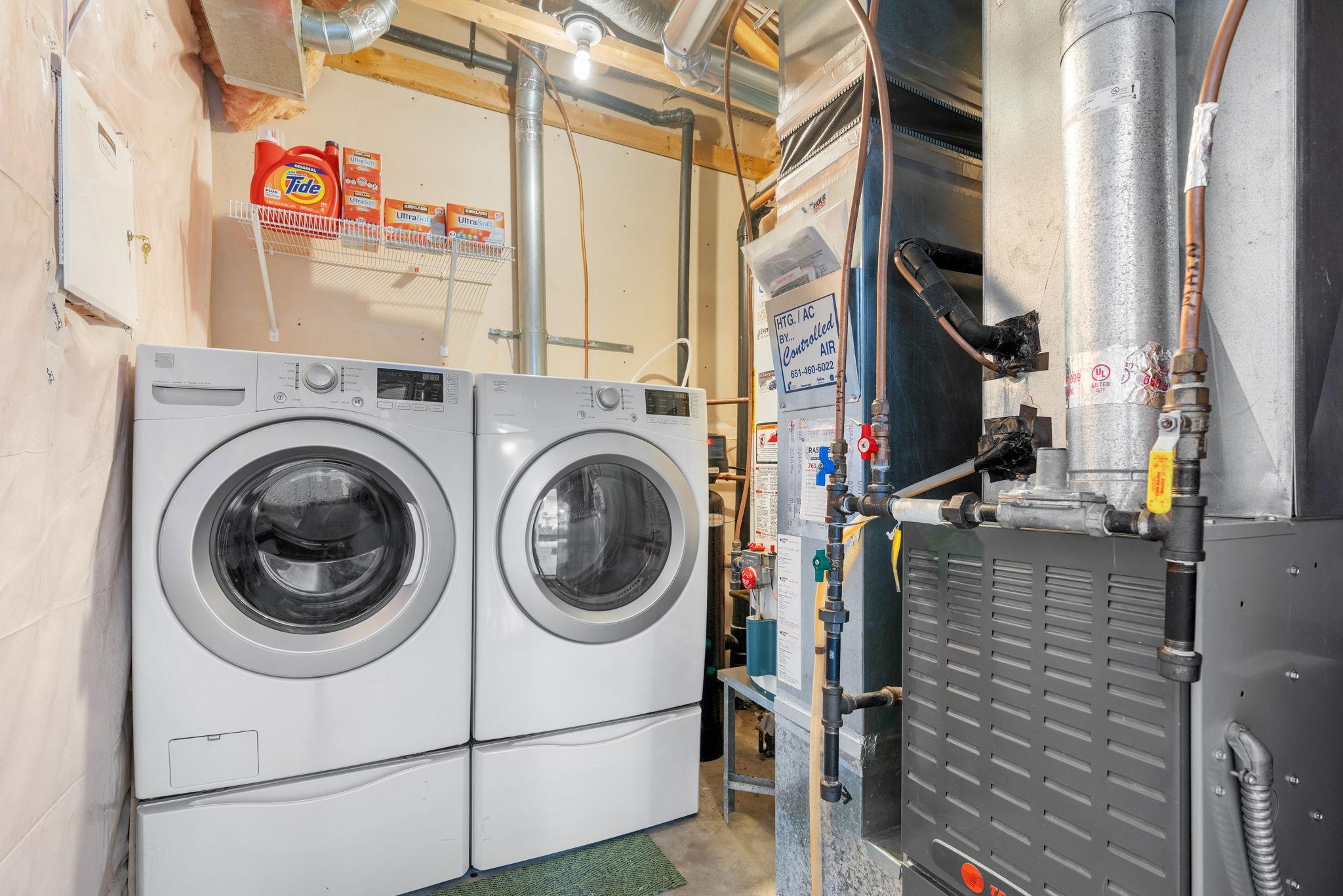 Washer/Dryer utility room