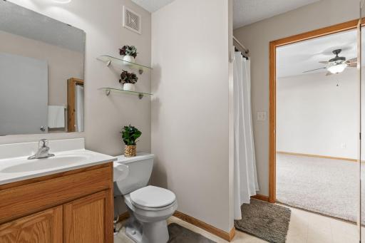 4052 Blakewood Drive, Shakopee, MN 55379