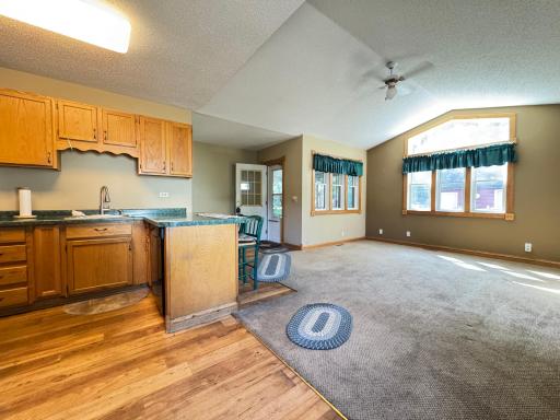 830 Sandhurst Drive W, Roseville, MN 55113
