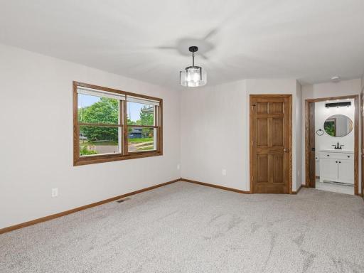 11826 Larabee Circle NE, Albertville, MN 55301