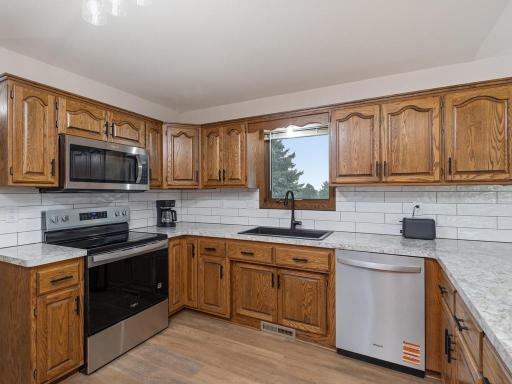 11826 Larabee Circle NE, Albertville, MN 55301
