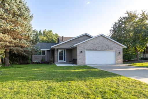 9449 83rd Street S, Cottage Grove, MN 55016