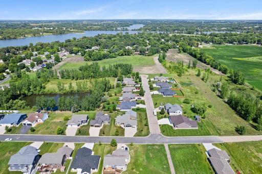 820 Willow Drive, Hutchinson, MN 55350