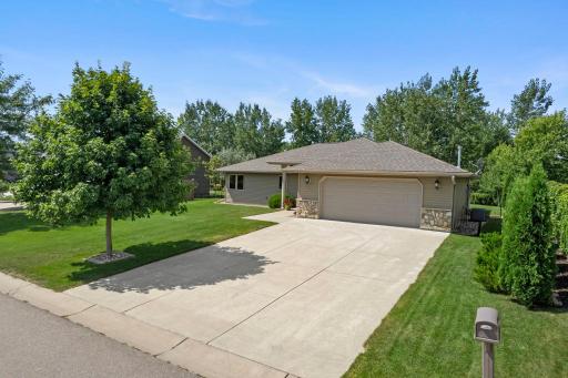 820 Willow Drive, Hutchinson, MN 55350