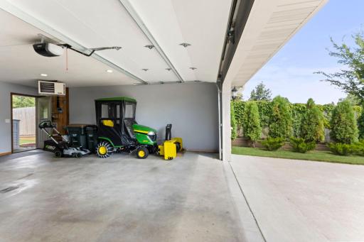 820 Willow Drive, Hutchinson, MN 55350