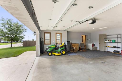 820 Willow Drive, Hutchinson, MN 55350