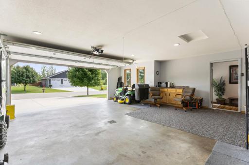 820 Willow Drive, Hutchinson, MN 55350