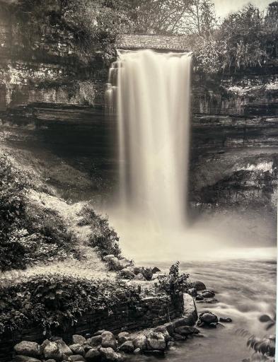 Minnehaha Falls is less than 400 yards away