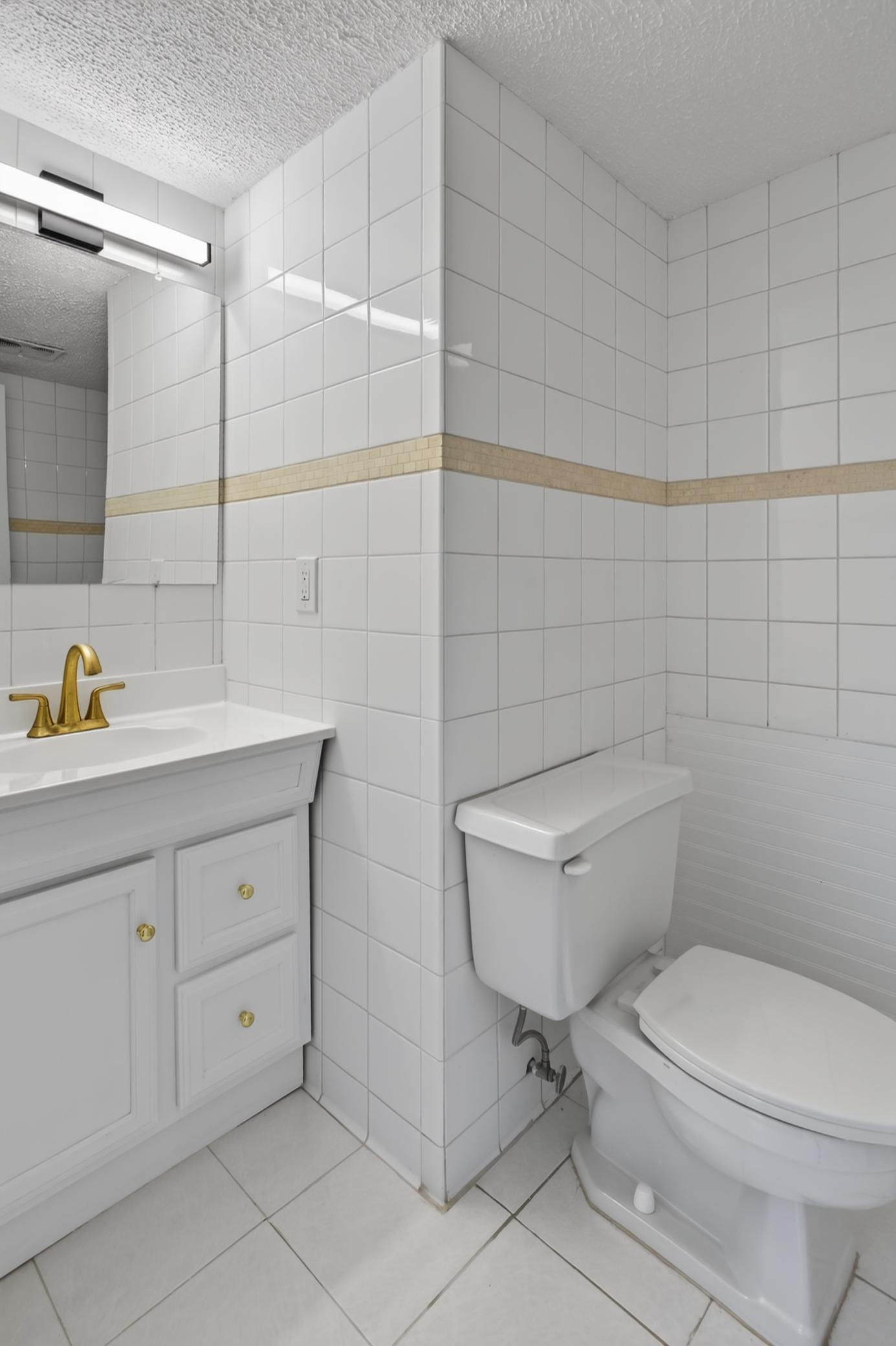 Lower Level 3/4 Bathroom