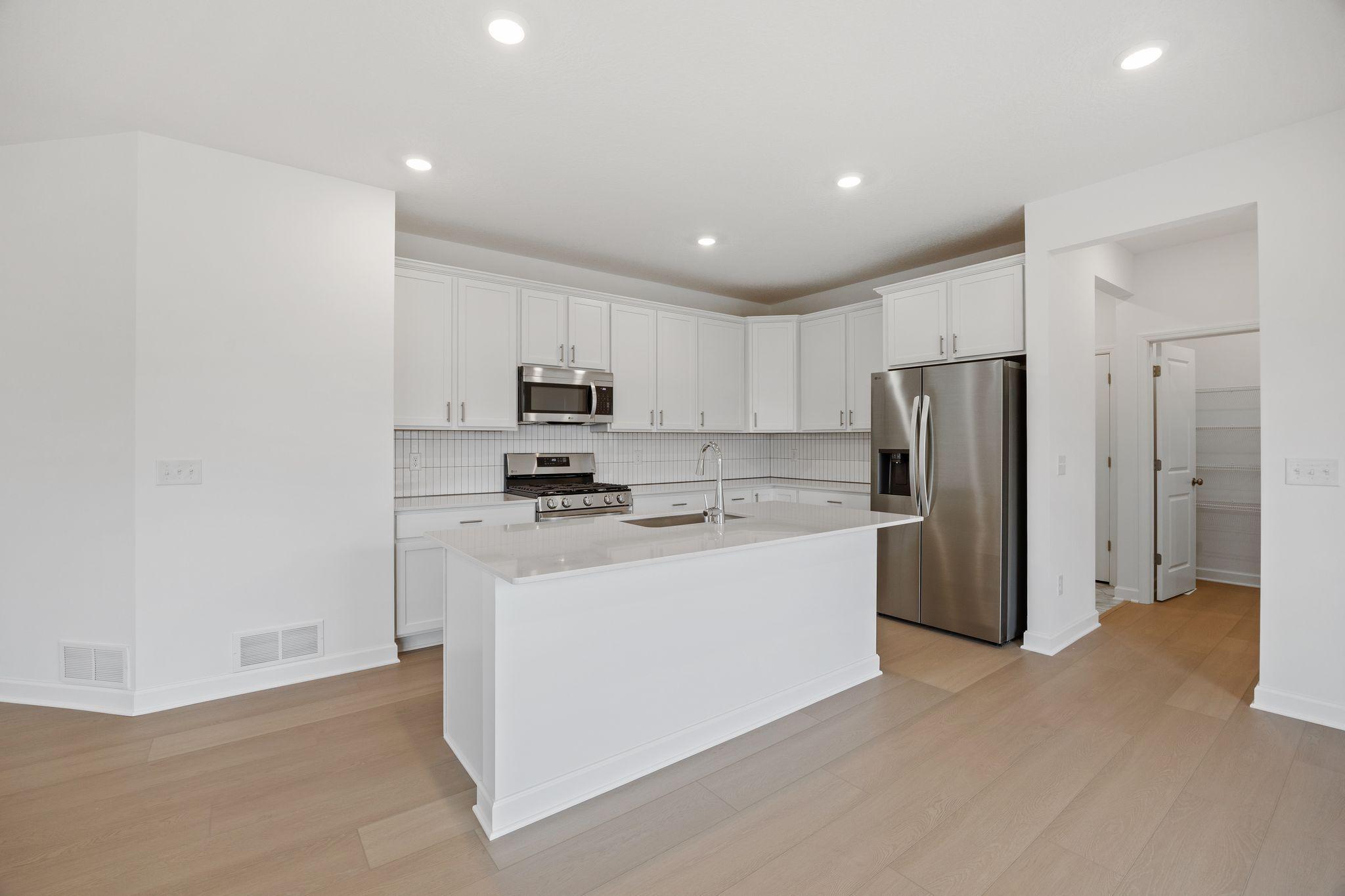 (Photo of an inventory home, actual homes finishes will vary)