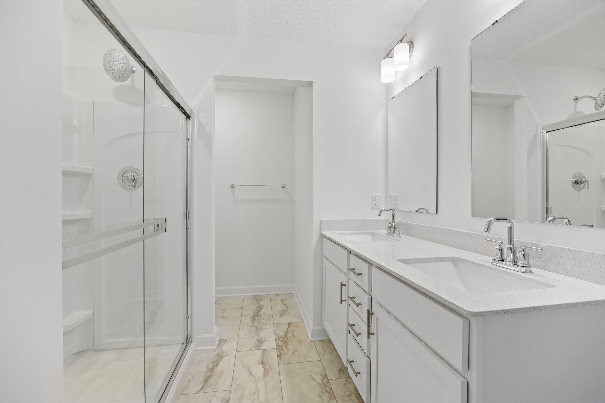 (Photo of an inventory home, actual homes finishes will vary)