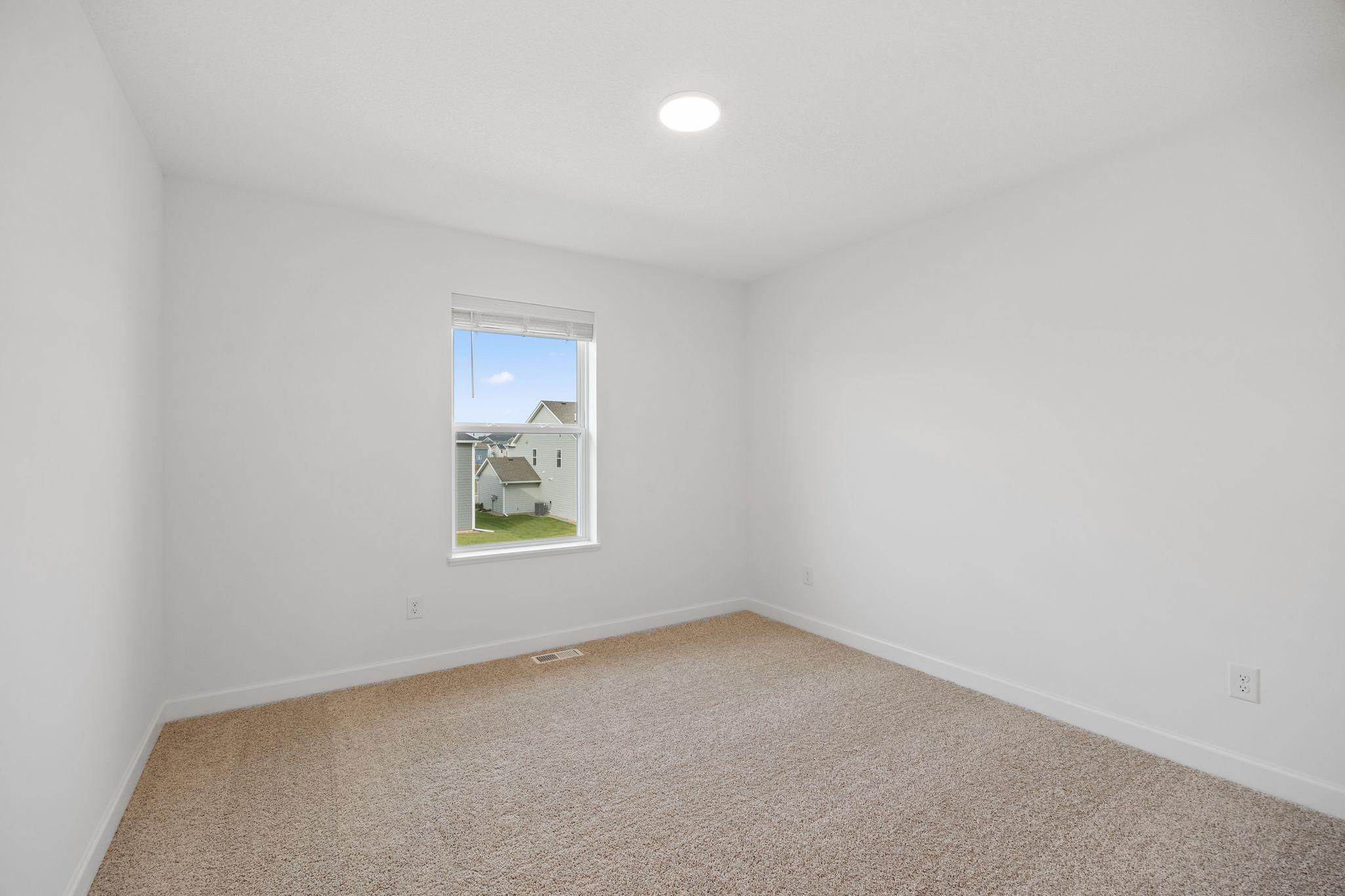 (Photo of an inventory home, actual homes finishes will vary)