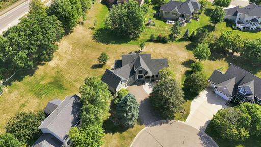 2715 Edgewater Bay, Woodbury, MN 55125