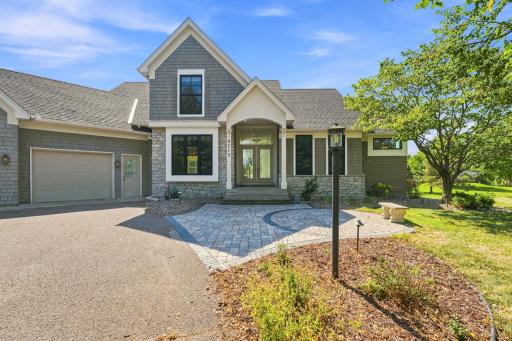 2715 Edgewater Bay, Woodbury, MN 55125