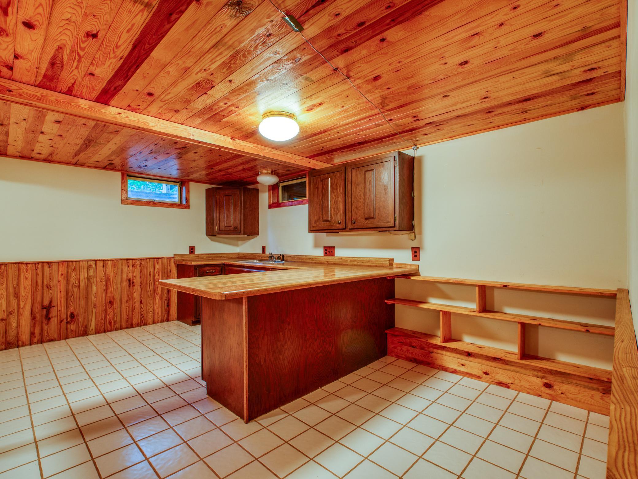 Lower Level Kitchenette 2.jpg