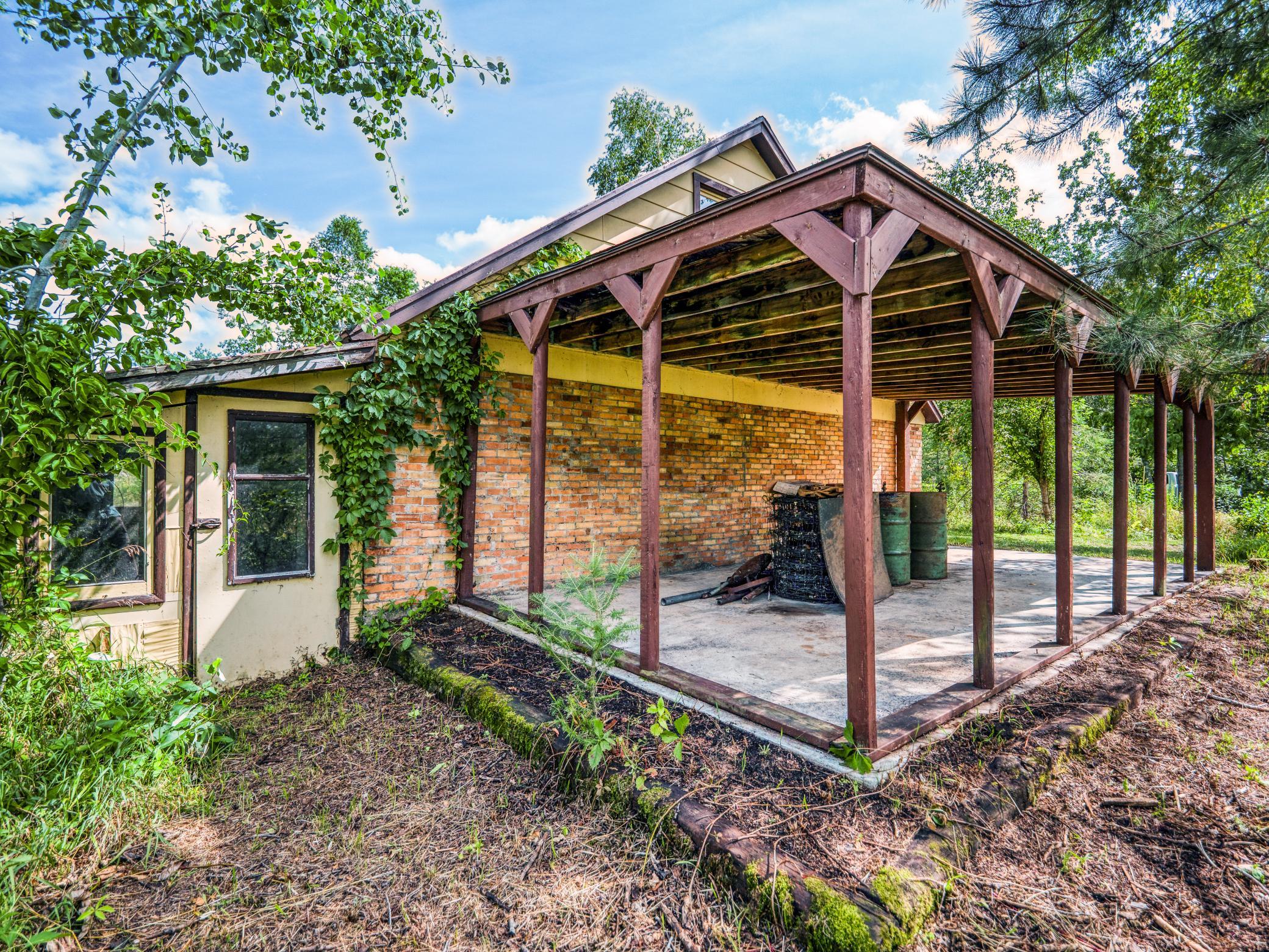 Workshop Lean-to.jpg
