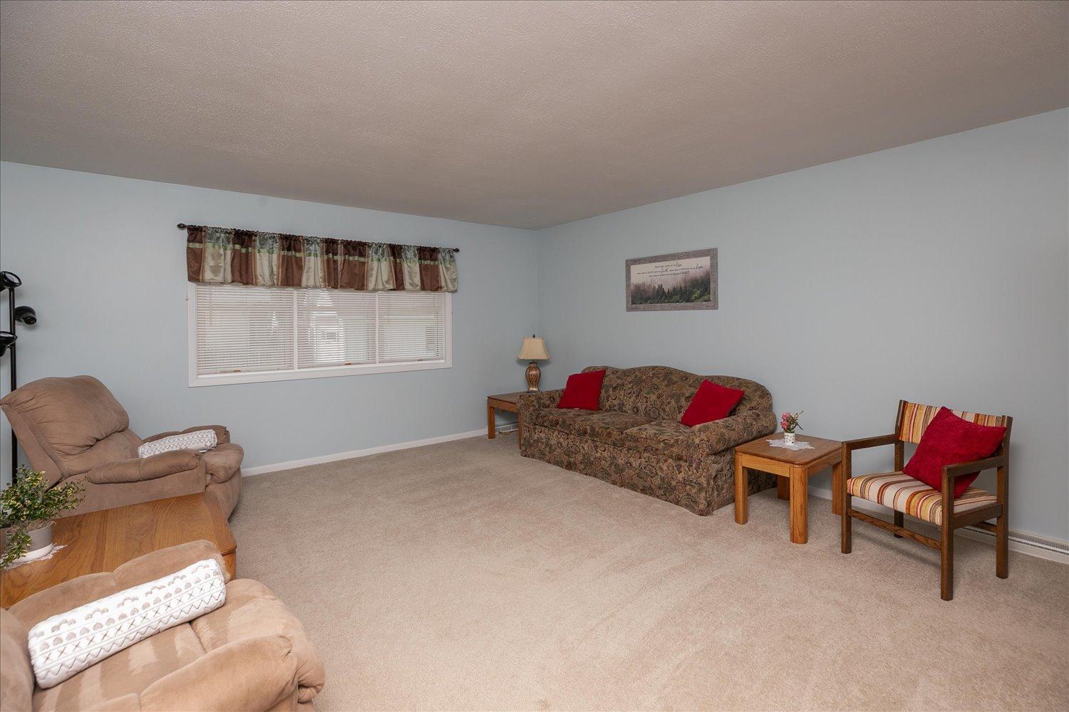 15-15-Family Room.jpg