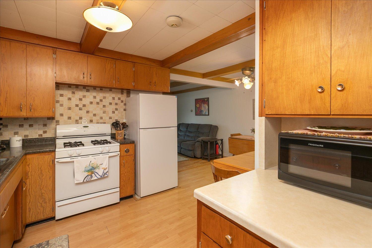 14-14-Kitchen.jpg