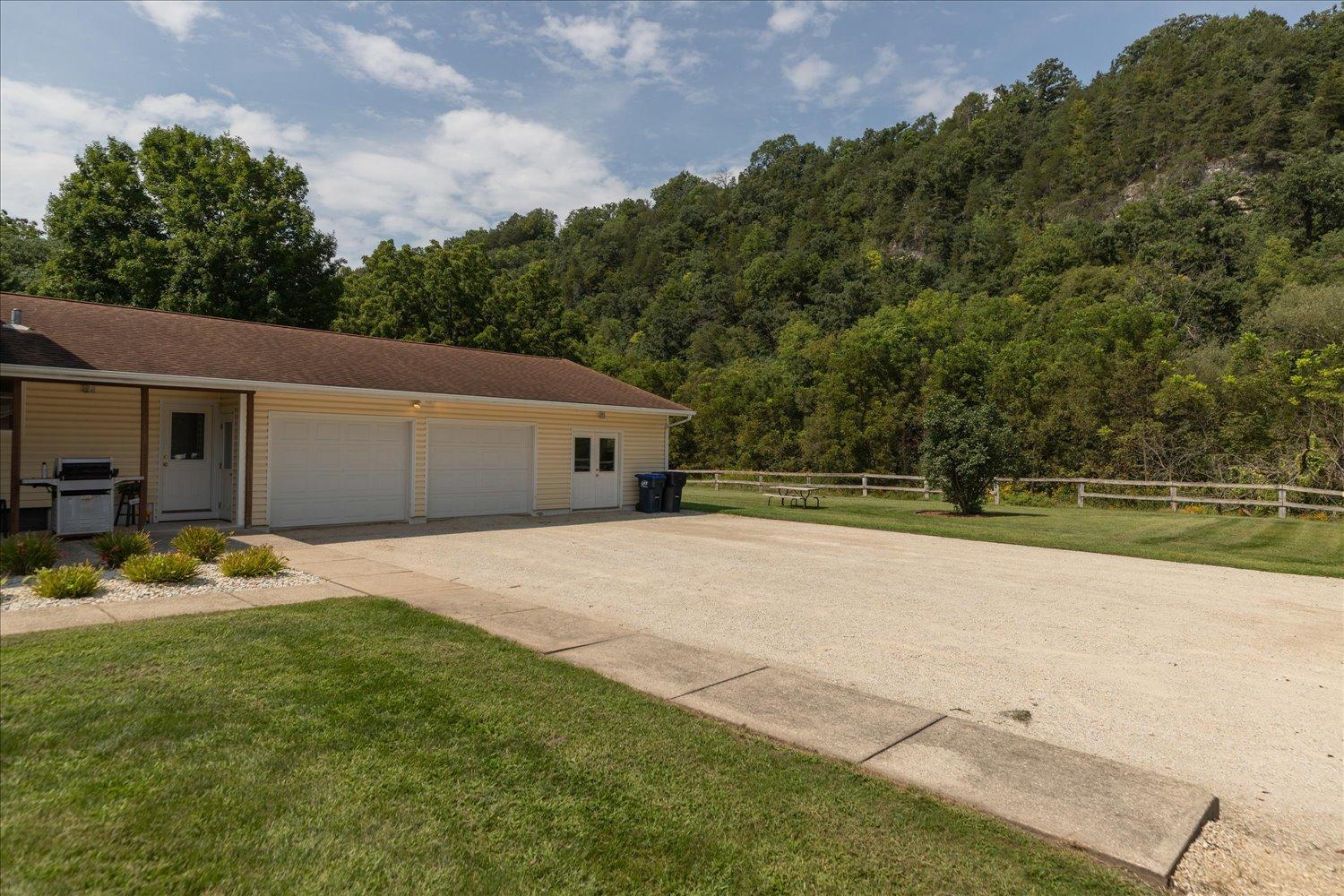 40-40-Garage.jpg