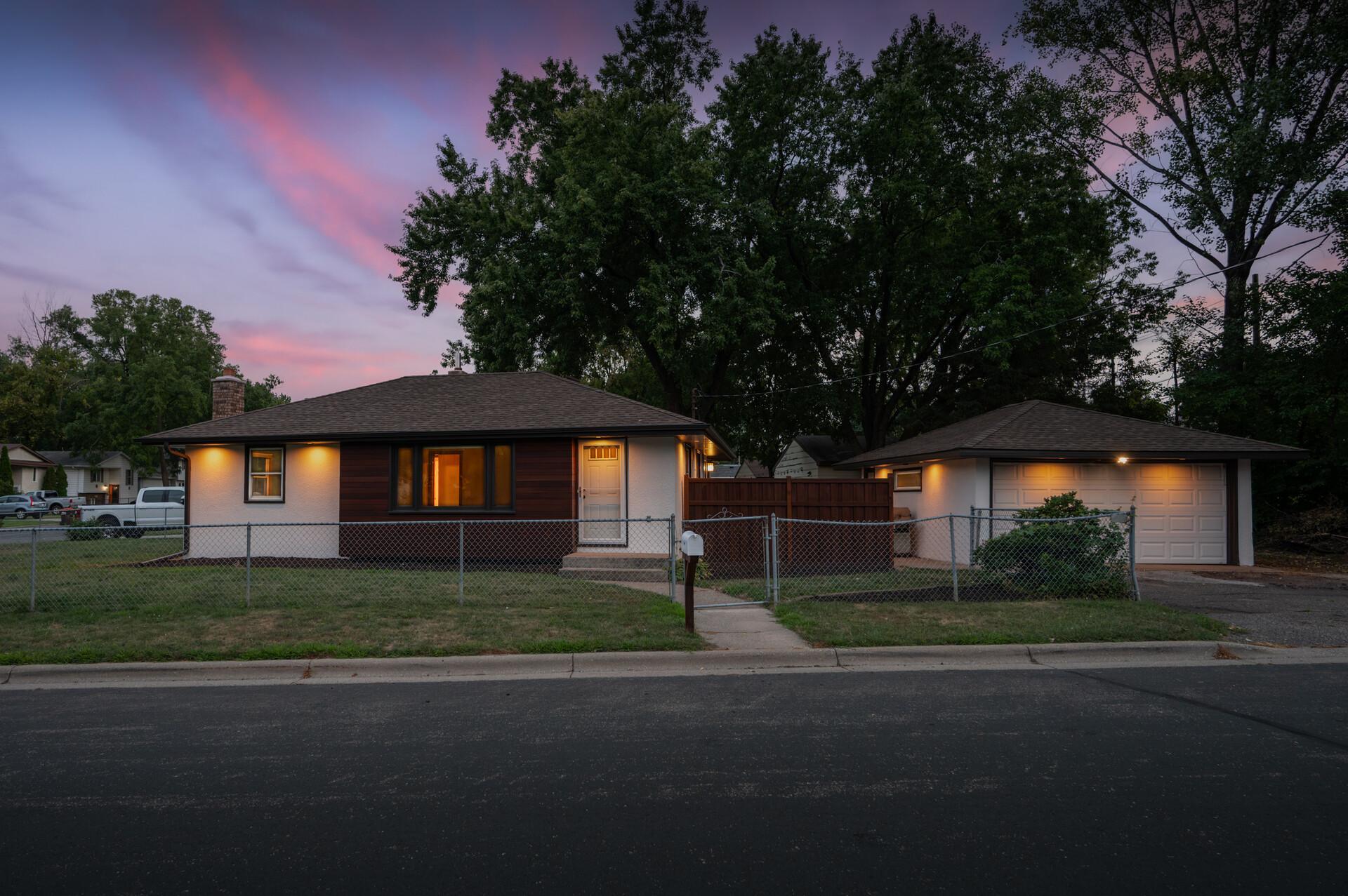 40_2019_Bromley_Ave_RT3_mls.jpg