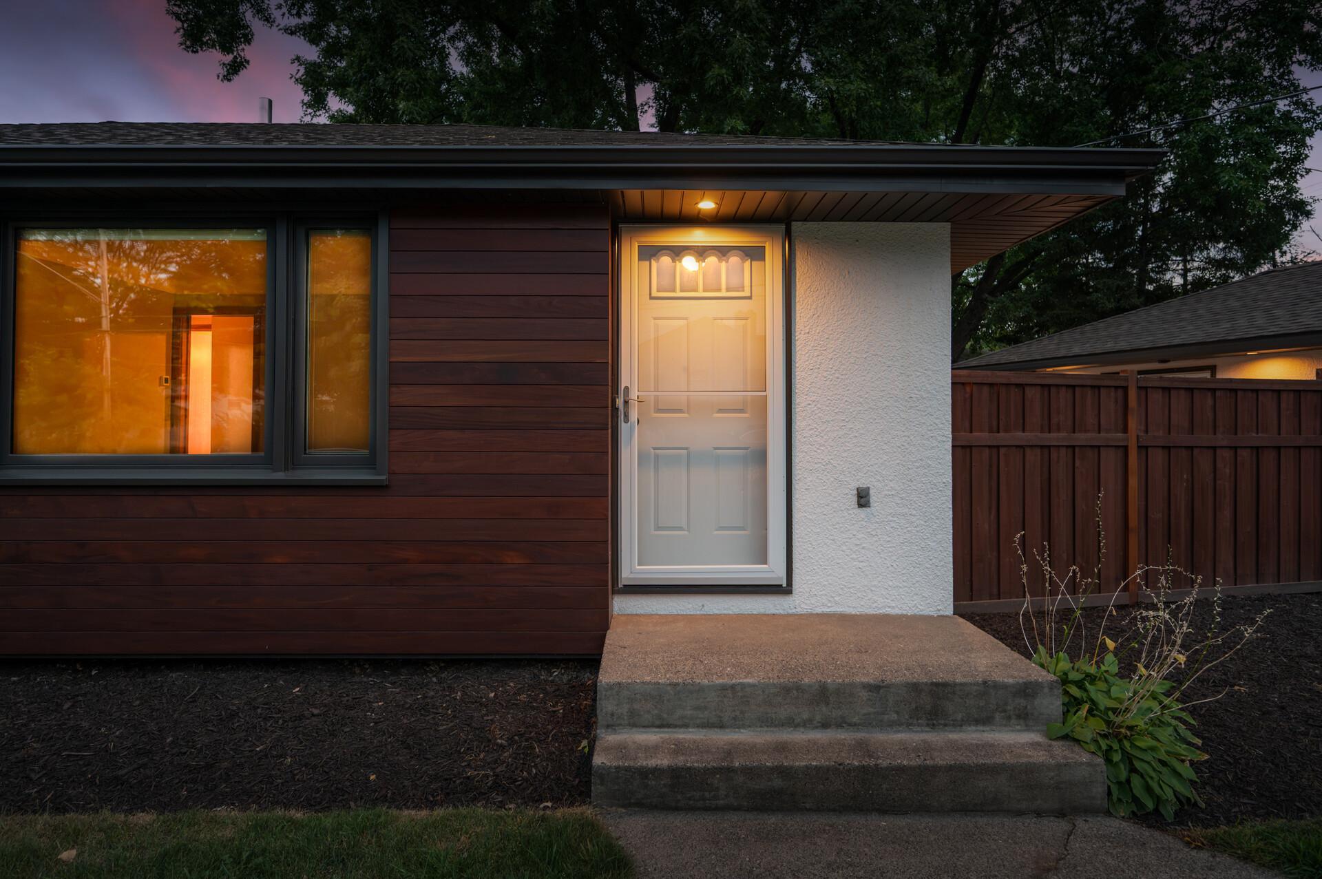 4_2019_Bromley_Ave_RT7_mls.jpg