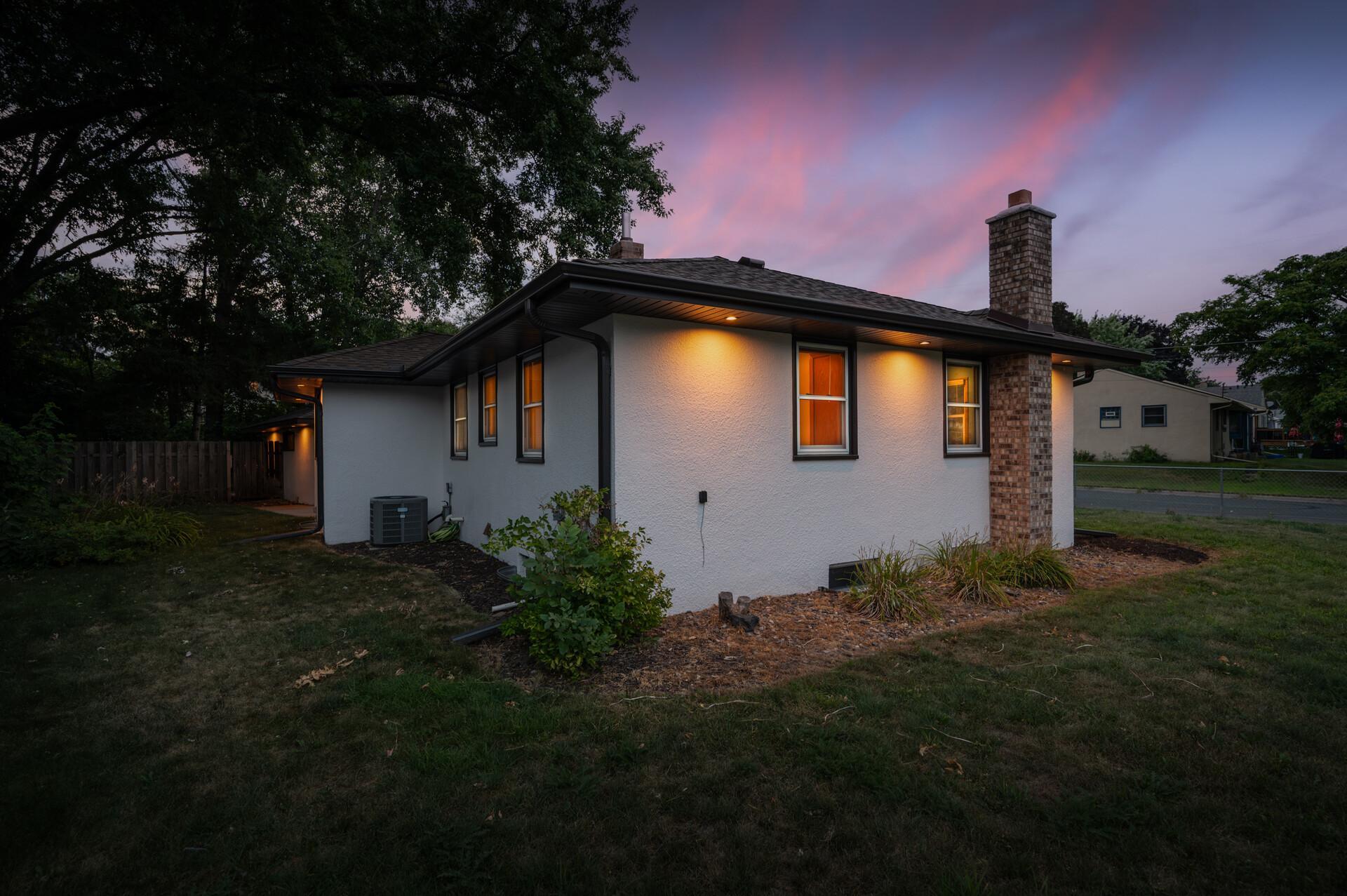 48_2019_Bromley_Ave_RT11_mls.jpg