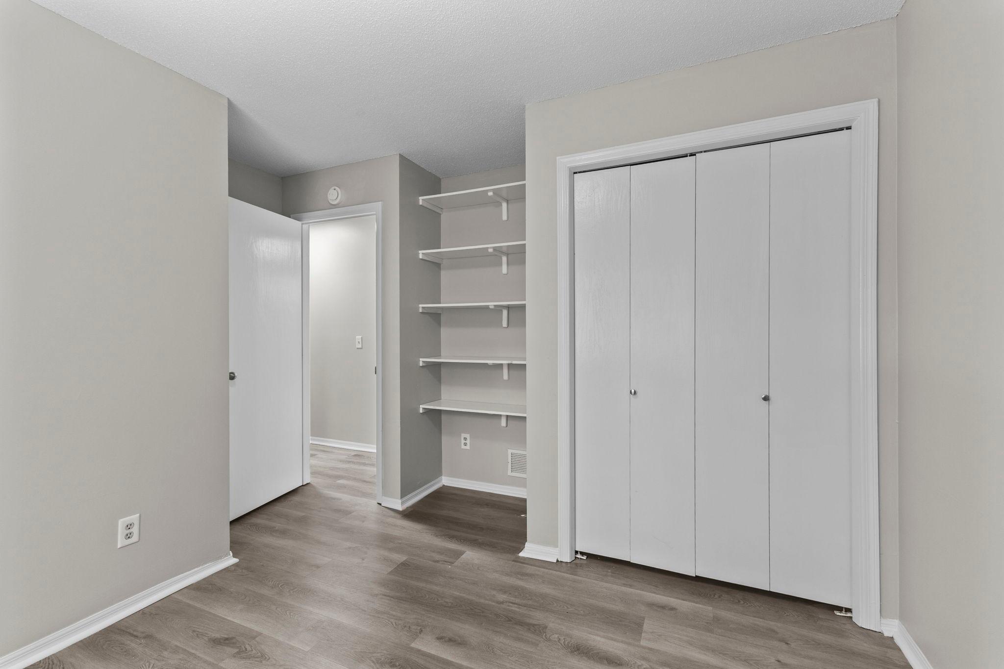 40-web-or-mls-4840 Evergreen Ln N-219.jpg