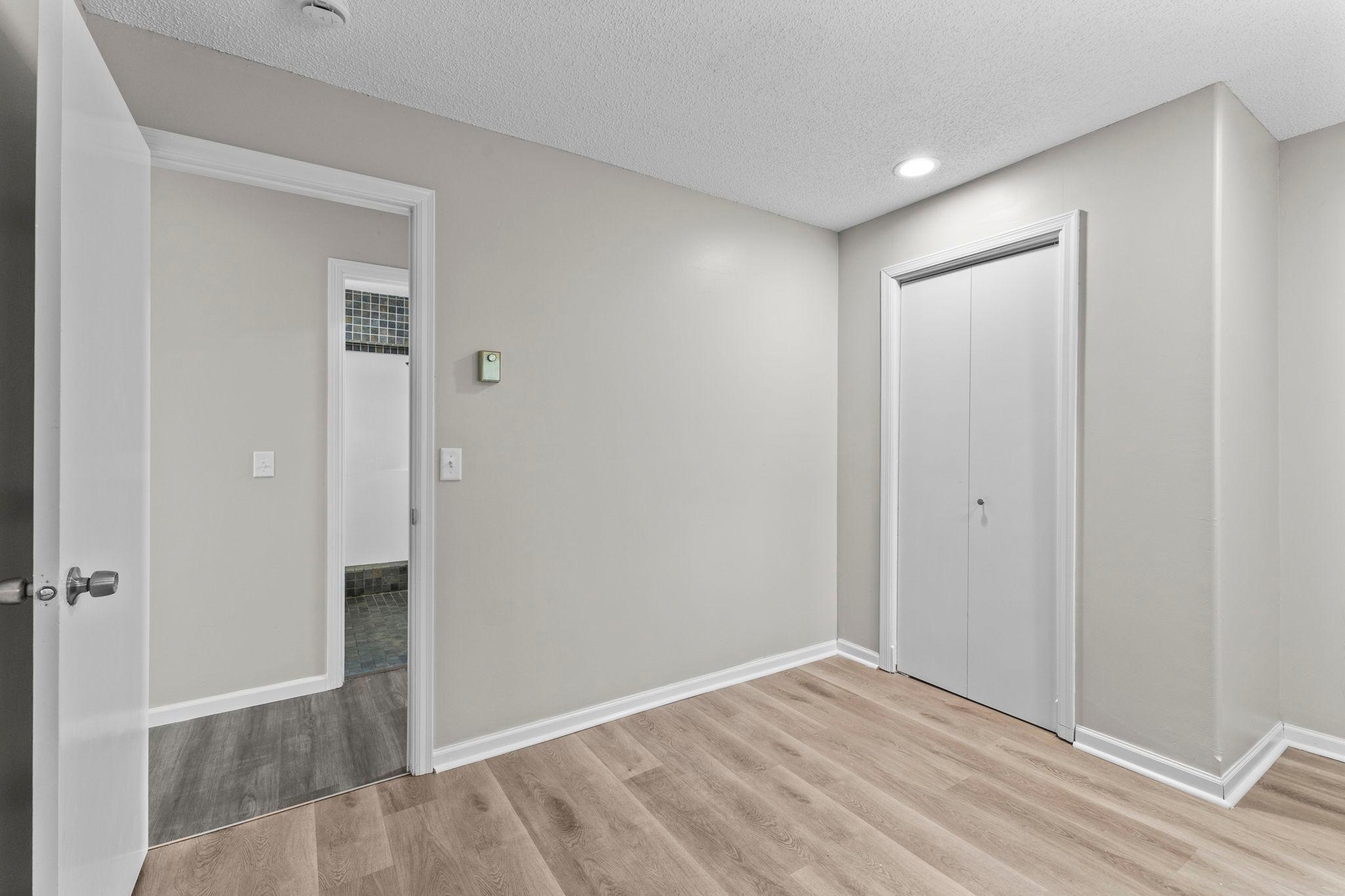 55-web-or-mls-4840 Evergreen Ln N-294.jpg