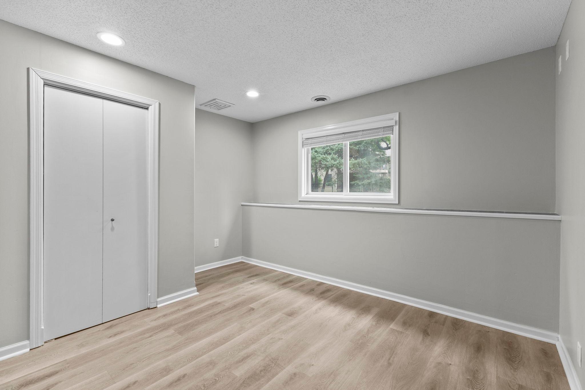 53-web-or-mls-4840 Evergreen Ln N-284.jpg