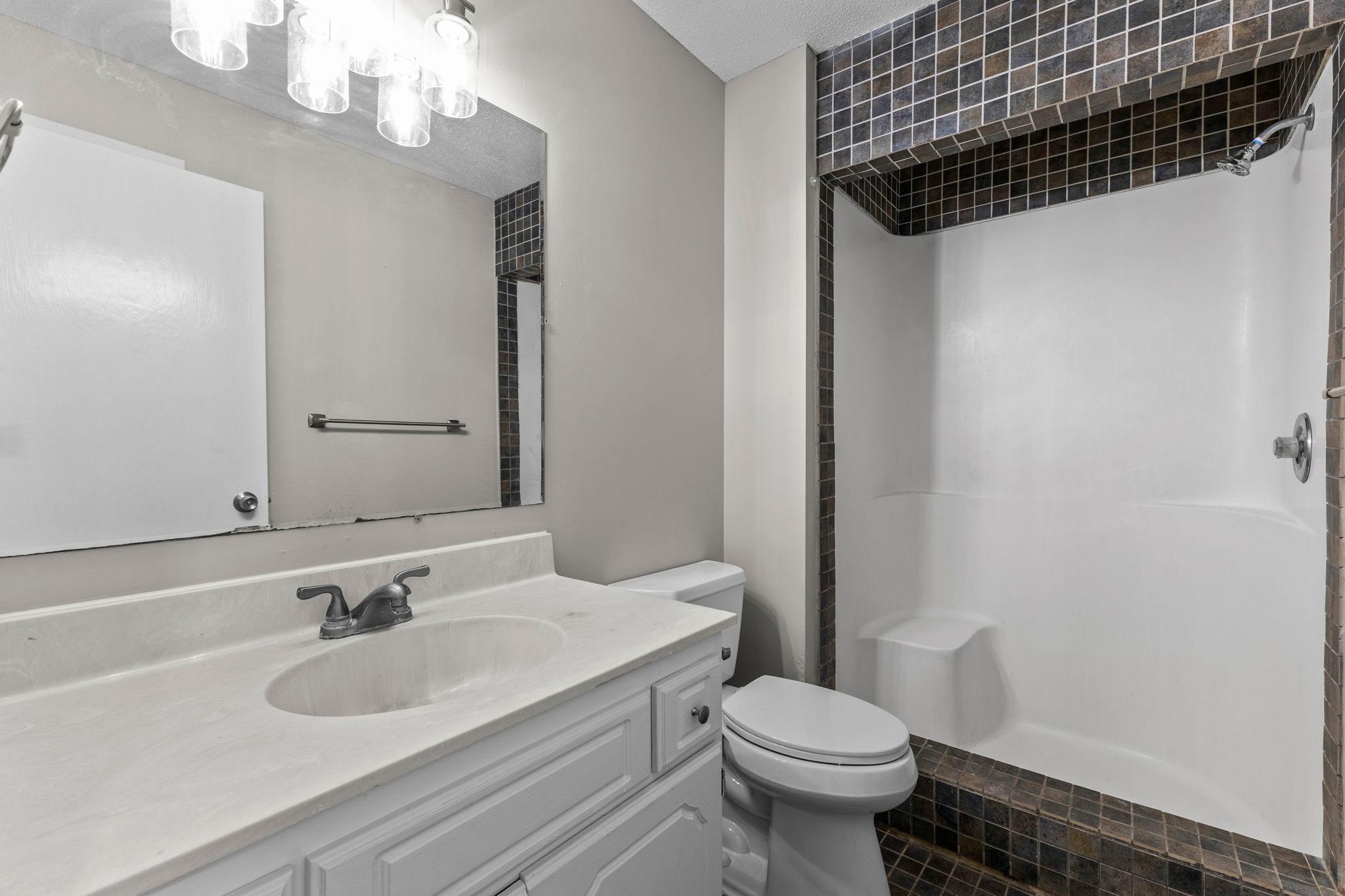 56-web-or-mls-4840 Evergreen Ln N-299.jpg