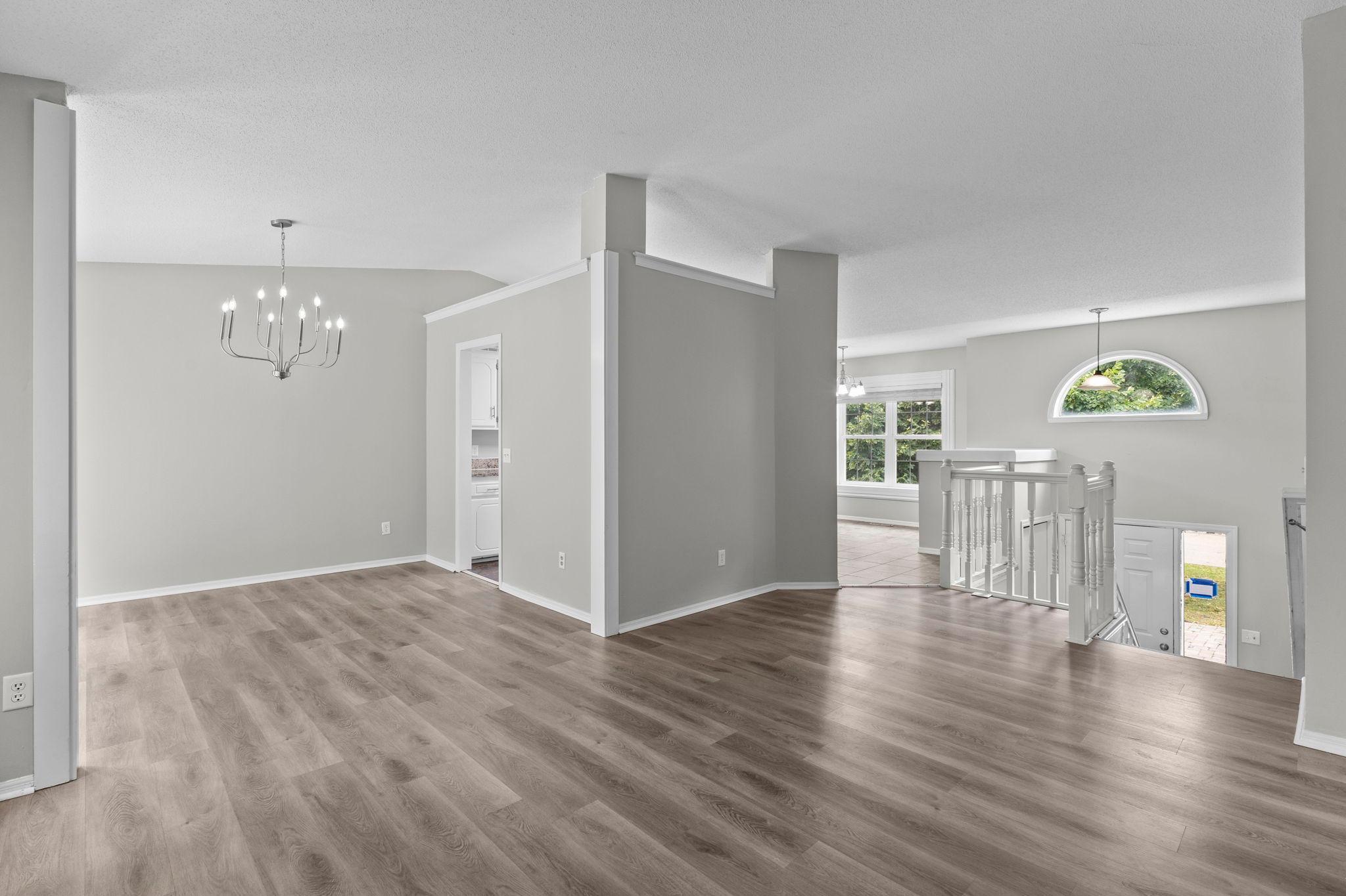 21-web-or-mls-4840 Evergreen Ln N-104.jpg