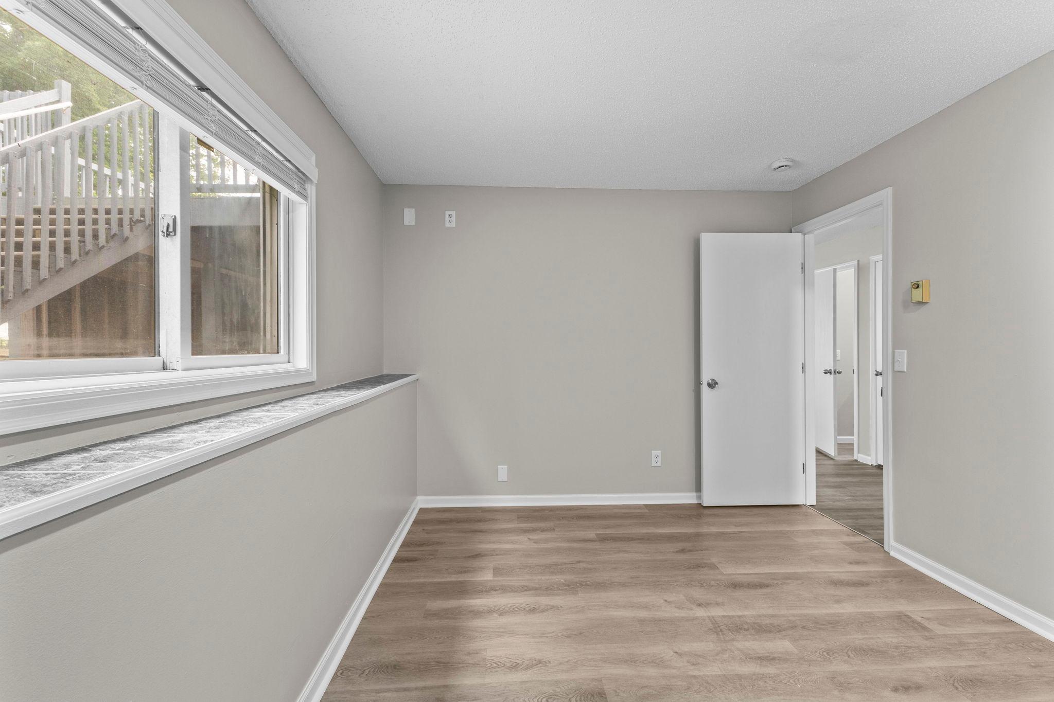 54-web-or-mls-4840 Evergreen Ln N-289.jpg