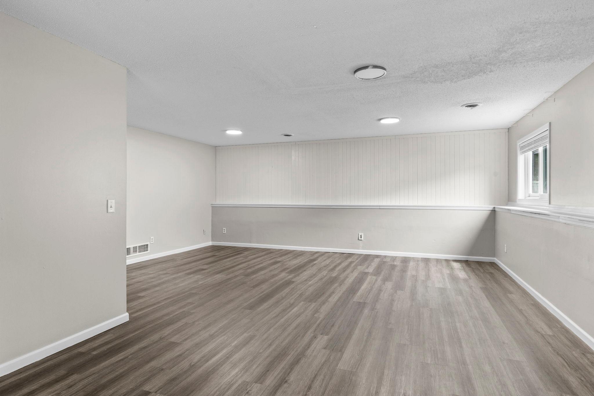 51-web-or-mls-4840 Evergreen Ln N-274.jpg