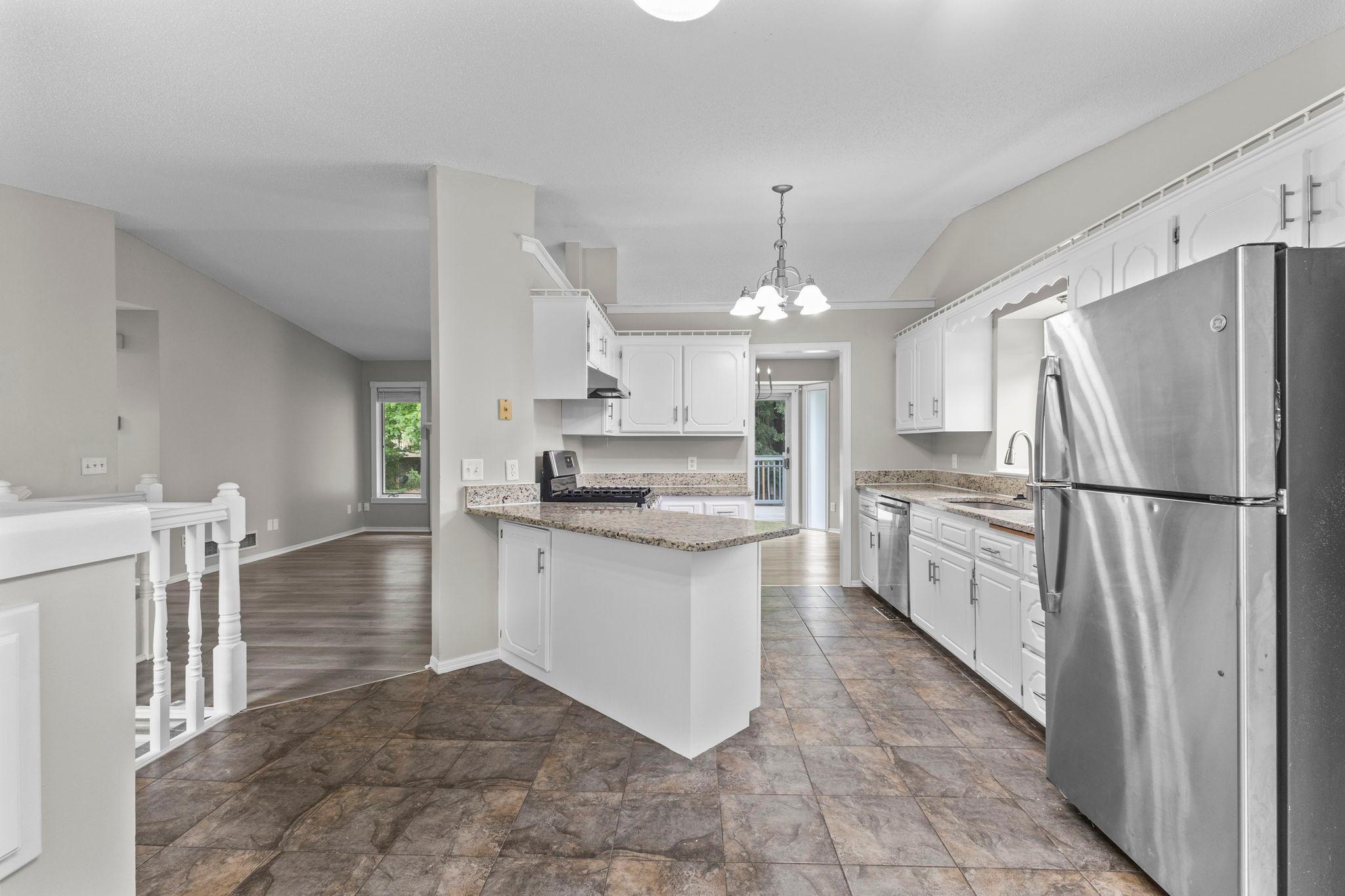 31-web-or-mls-4840 Evergreen Ln N-154.jpg