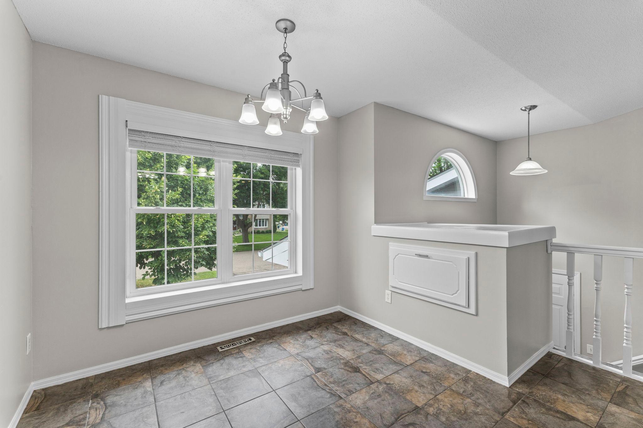 33-web-or-mls-4840 Evergreen Ln N-164.jpg