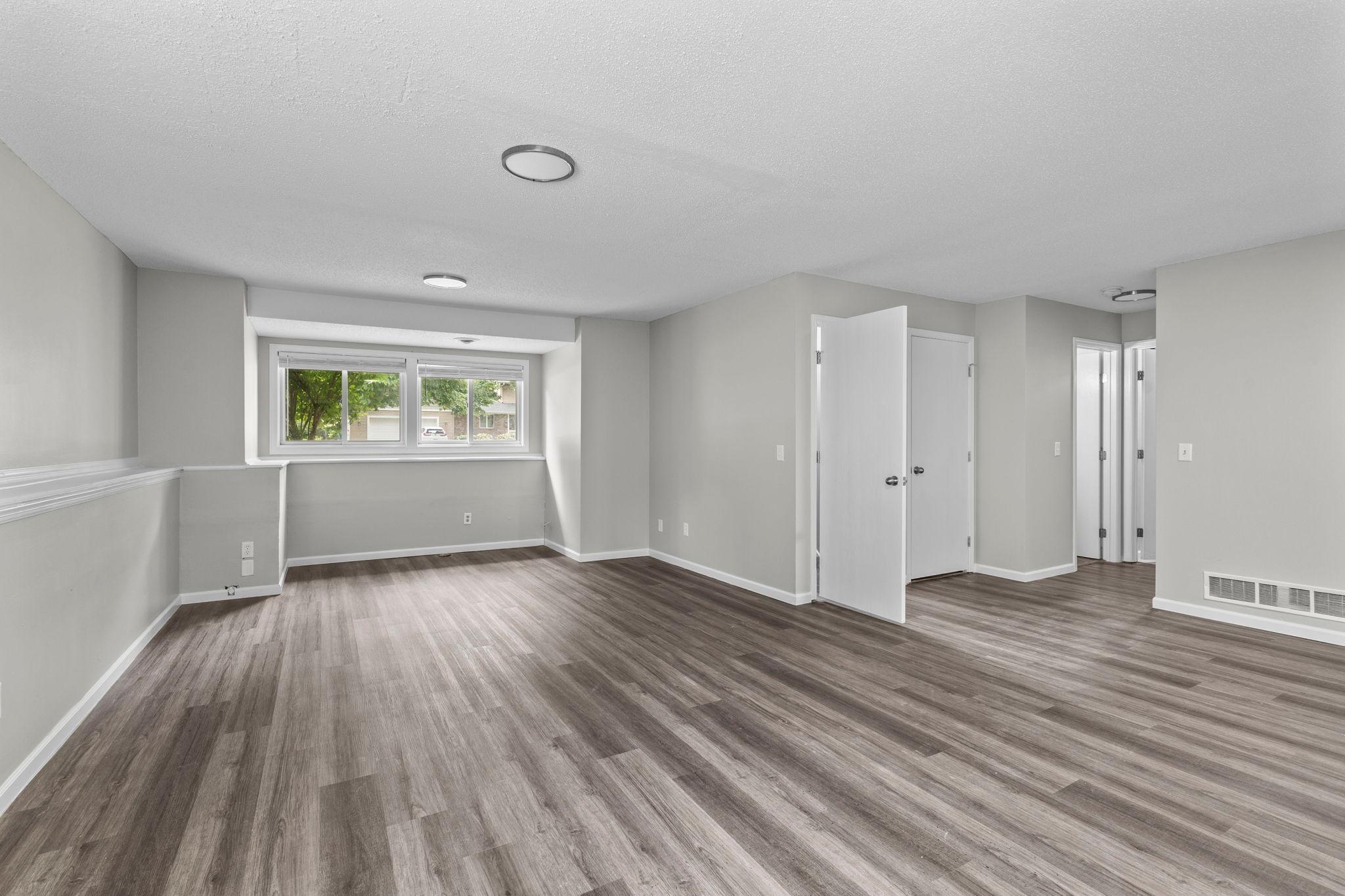 49-web-or-mls-4840 Evergreen Ln N-264.jpg