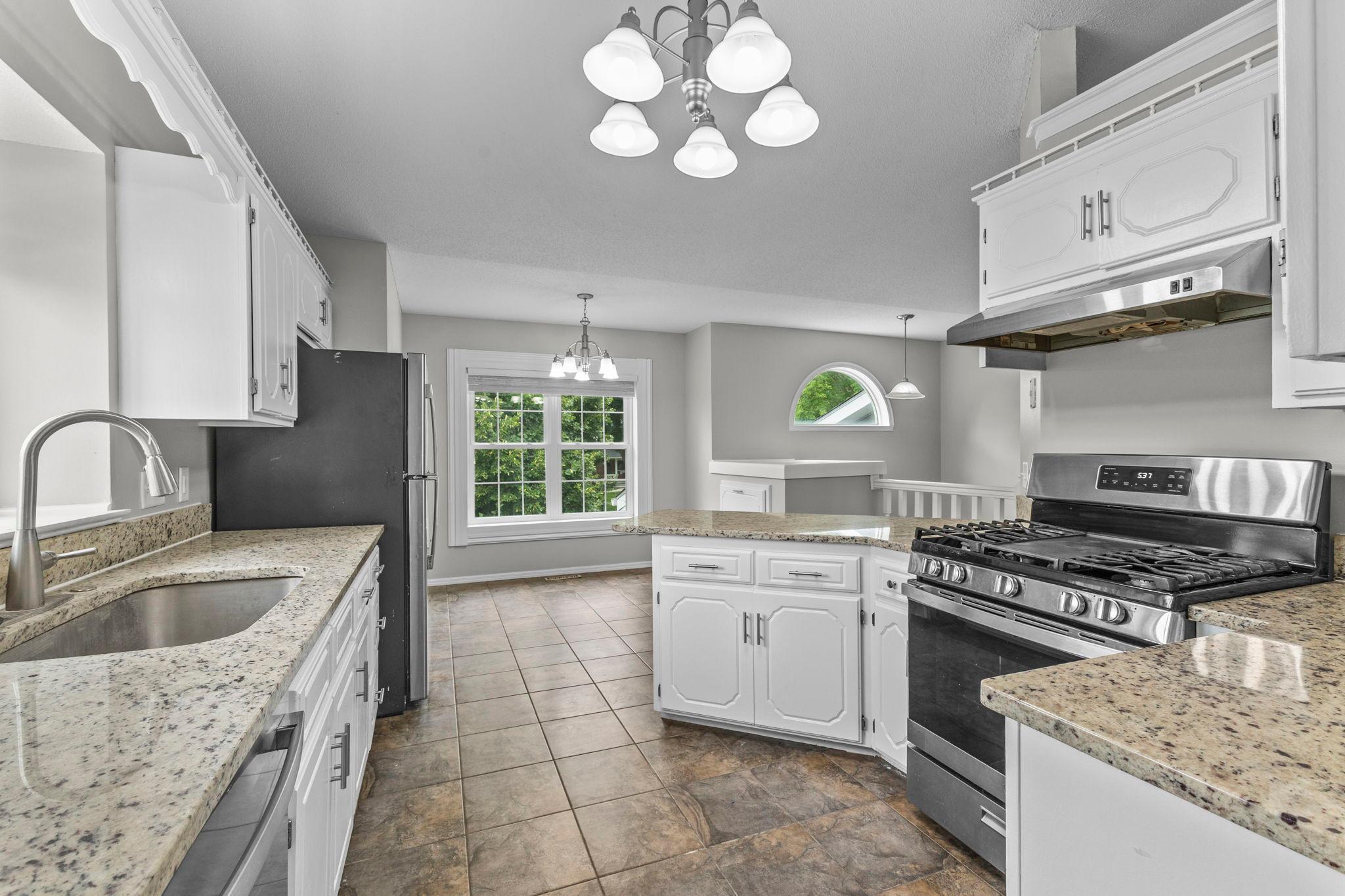 26-web-or-mls-4840 Evergreen Ln N-129.jpg