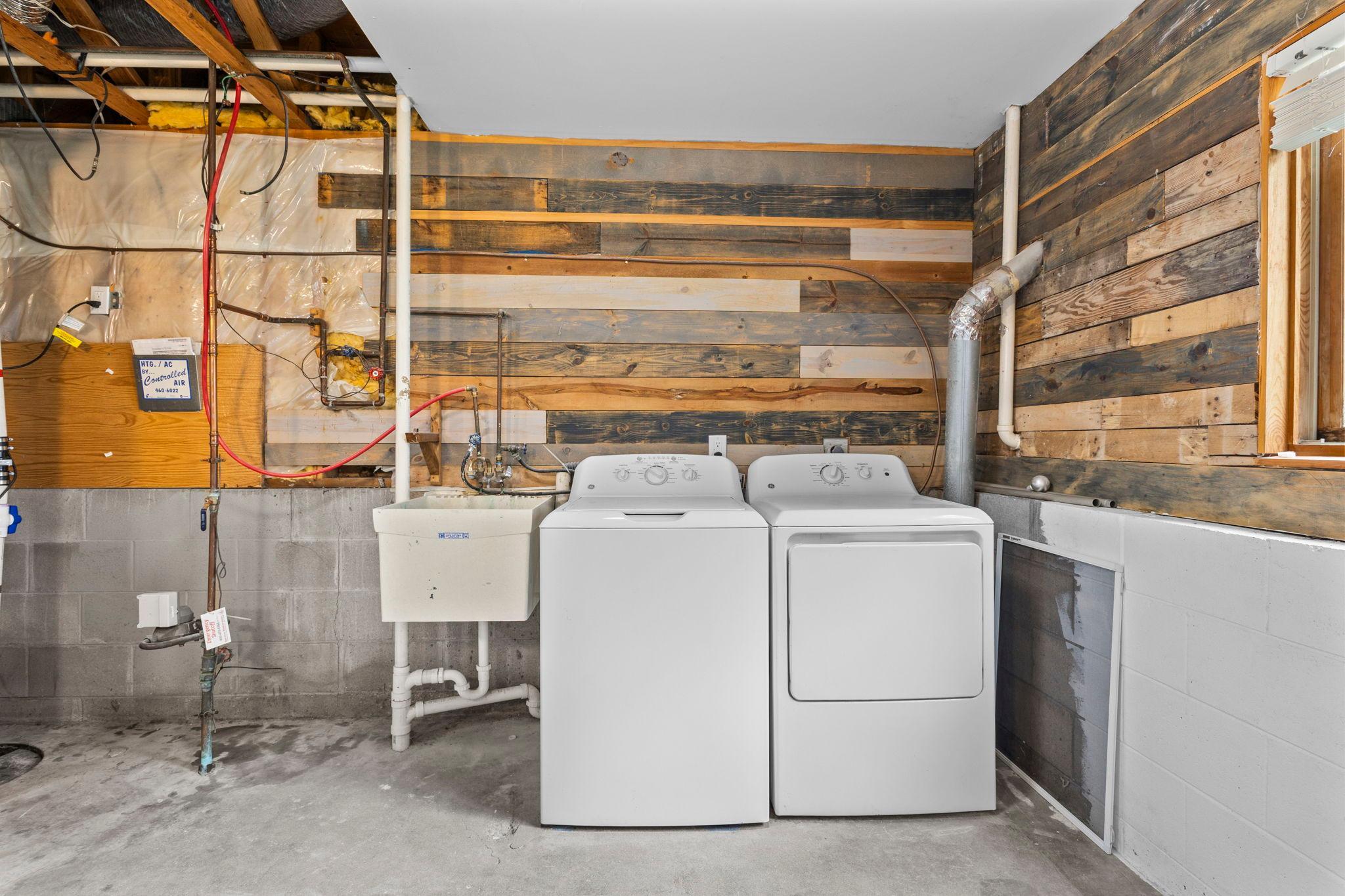 61-web-or-mls-4840 Evergreen Ln N-314.jpg