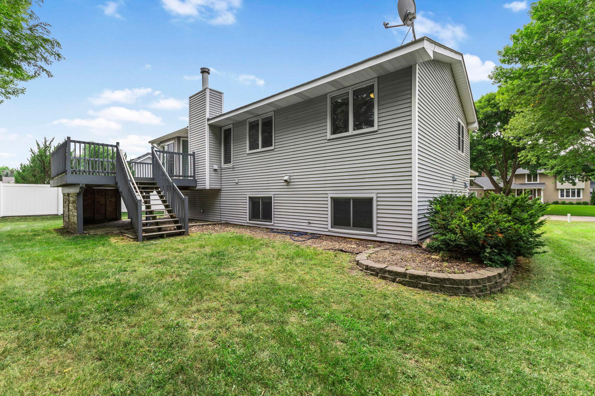 70-web-or-mls-4840 Evergreen Ln N-49.jpg