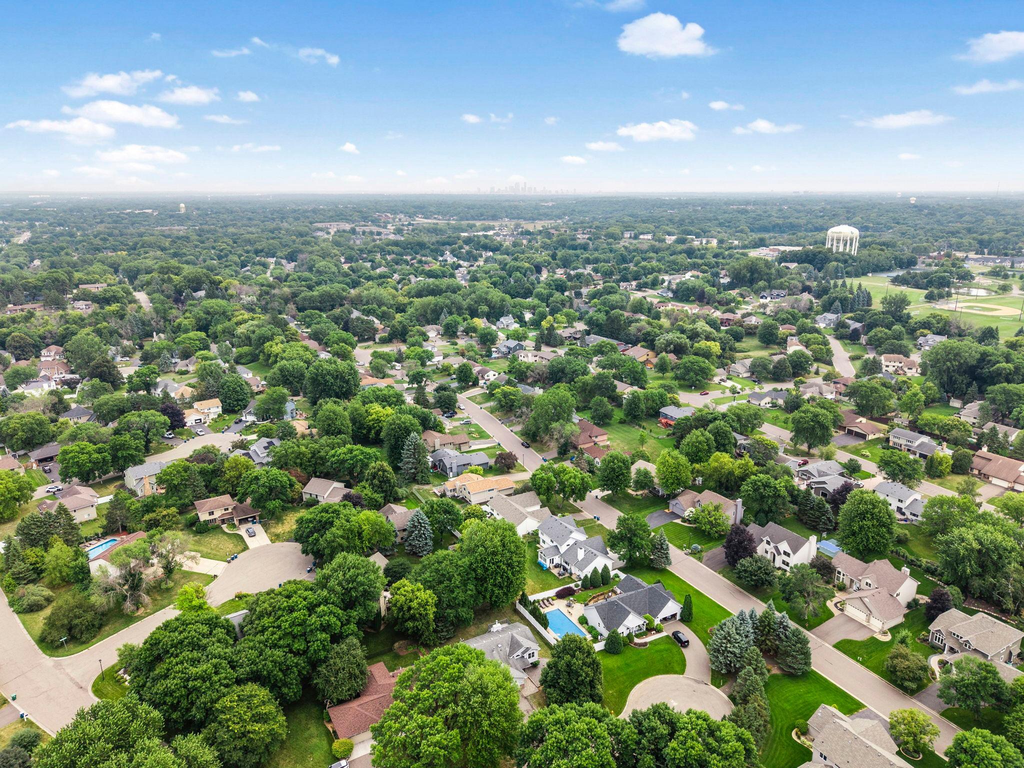 3-web-or-mls-4840 Evergreen Ln N-343.jpg