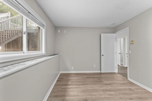 54-web-or-mls-4840 Evergreen Ln N-289.jpg