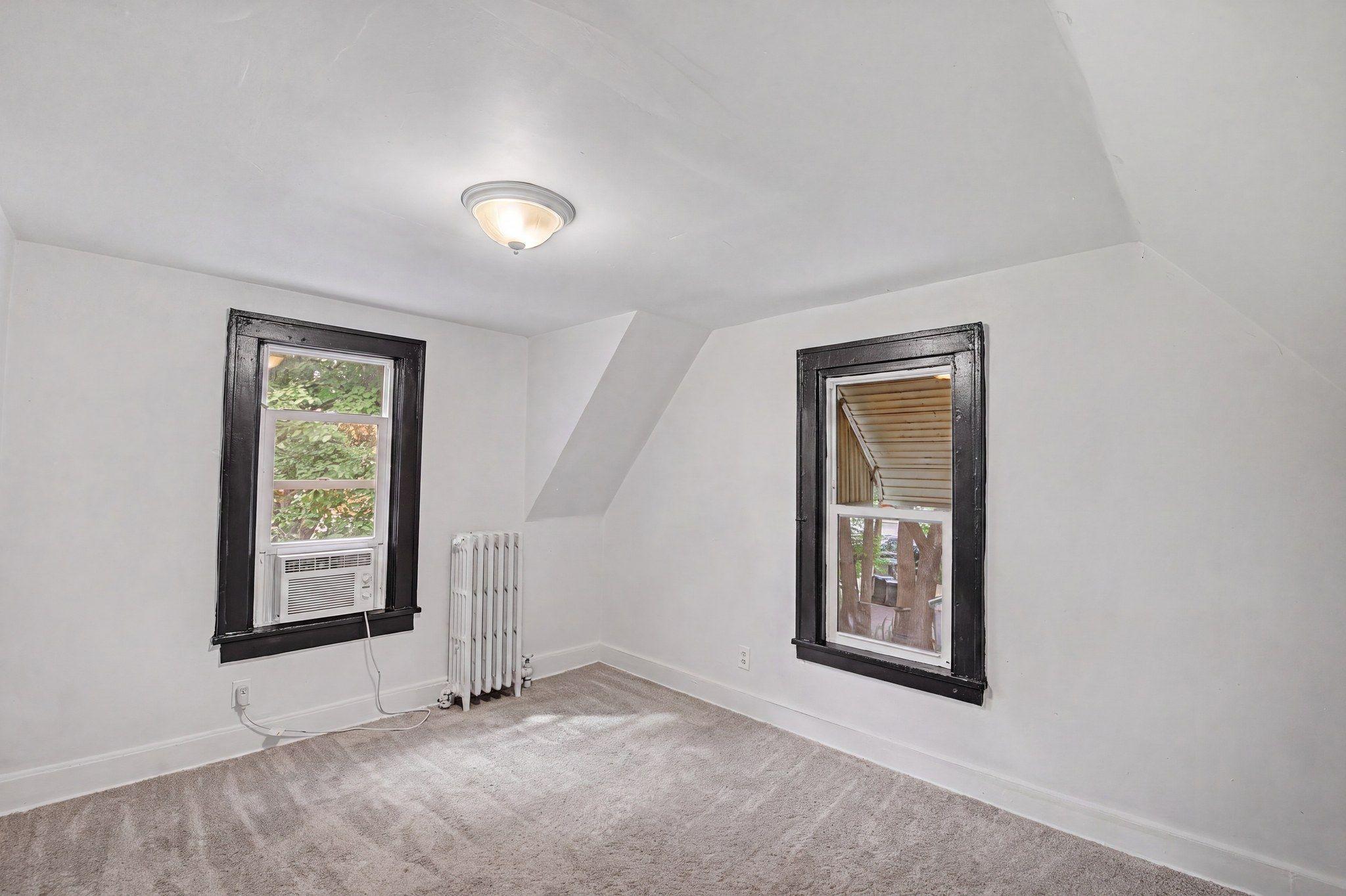 28-web-or-mls-2611_North_Girard_Avenue_26_edited.jpg